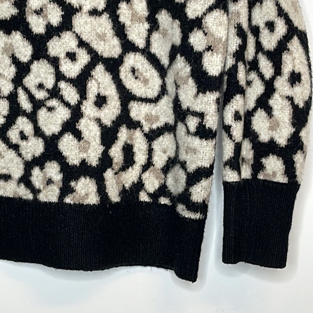 Vince Camuto Abstract Print Sweater - Picture 2 of 6